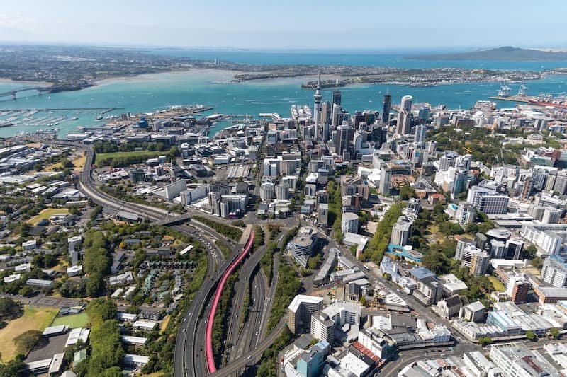 Auckland-Nueva-Zelanda-carril-bici-en-rosa-Te-Ara-theinfinitynz Auckland Nueva Zelanda carril bici en rosa Te Ara - theinfinitynz